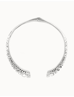 gargantilla-uno-de-50-rigida-pluma-en-la-brisa-plateado