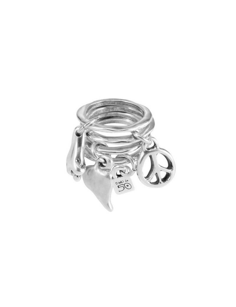 anillo-uno-de-50-compuesto-por-cuatro-anillas-con-diferentes-colgantes